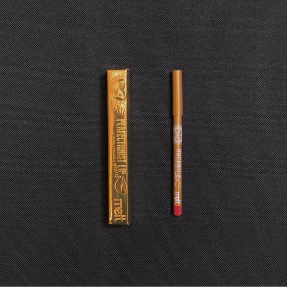 MELT Corazon Perfectionist Lip Ultra Precision Pencil - Full Size .04 oz - Picture 1 of 2